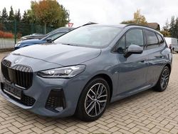Grau Gebraucht 2023 BMW 220 Active Tourer M Sport Van / Kleinbus | 31.990 € (Fairer Preis)