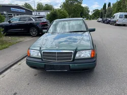 Grün Gebraucht 1994 Mercedes C180 Limousine | 2.980 €