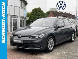 Grau Gebraucht 2023 VW Golf VIII Life Kombi | 24.495 € (Fairer Preis)