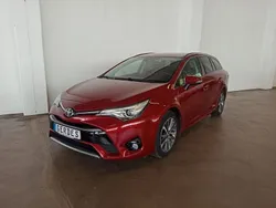 Rot Gebraucht 2017 Toyota Avensis Edition-S Kombi | 15.890 € (Fairer Preis)