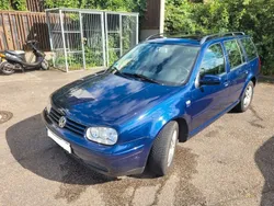 Blau Gebraucht 2000 VW Golf IV Trendline Kombi | 2.000 € (Fairer Preis)