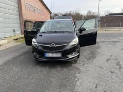 Schwarz Gebraucht 2016 Opel Zafira Tourer Van / Kleinbus | 9.750 € (Etwas zu teuer)