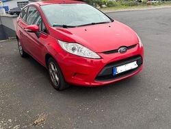 Weiß Gebraucht 2010 Ford Fiesta Trend Kleinwagen | 1.390 € (Guter Preis)