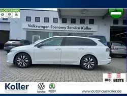 Weiß Gebraucht 2024 VW Golf VIII Goal Kombi | 29.770 €
