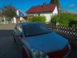 Silber Gebraucht 2009 Opel Astra Edition Limousine | 2.500 € (Guter Preis)