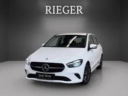 Weiß Gebraucht 2024 Mercedes B200 Advanced Van / Kleinbus | 30.899 € (Guter Preis)