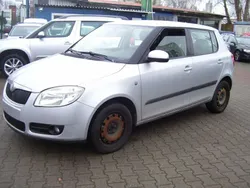 Silber Gebraucht 2009 Skoda Fabia Limousine | 2.490 € (Fairer Preis)