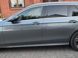 Grau Gebraucht 2022 Mercedes E300 Kombi | 35.900 € (Fairer Preis)