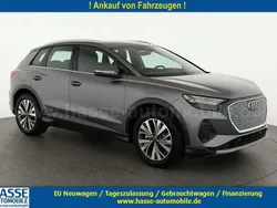 Geysirblau metallic Neu 2025 Audi Q4 e-tron Advanced SUV | 52.495 € (Teuer)