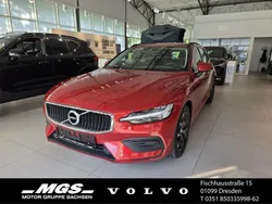 Fusion red / metallic Gebraucht 2021 Volvo V60 Momentum Kombi | 26.970 € (Guter Preis)