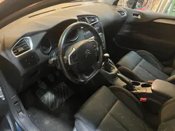 Blau Gebraucht 2010 Citroën C4 Limousine | 1.999 € (Etwas zu teuer)