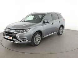 Grau Gebraucht 2019 Mitsubishi Outlander Top SUV | 25.100 € (Fairer Preis)