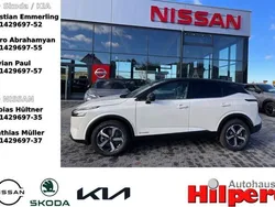 Pearl white / black (metallic) Gebraucht 2023 Nissan Qashqai Tekna SUV | 26.890 € (Guter Preis)