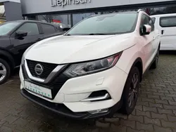 Weiß Gebraucht 2018 Nissan Qashqai N-Connecta SUV | 15.990 € (Etwas zu teuer)