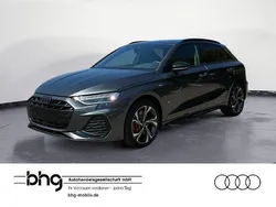 Grau Gebraucht 2025 Audi A3 Sportback e-tron S-Line Limousine | 42.790 €