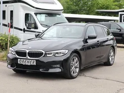 Black sapphire Gebraucht 2020 BMW 330 Sport Line Kombi | 34.480 € (Fairer Preis)