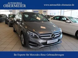 Grau (mountaingrau met.) Gebraucht 2017 Mercedes B200 Progressive Van / Kleinbus | 18.450 € (Fairer Preis)