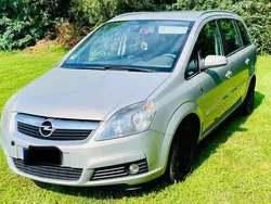 Silber Gebraucht 2007 Opel Zafira Van / Kleinbus | 3.200 € (Fairer Preis)