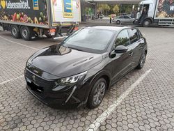 Schwarz Gebraucht 2022 Peugeot e-208 Allure Kleinwagen | 15.989 € (Guter Preis)
