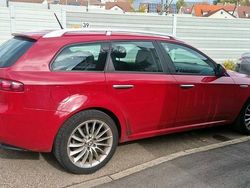 Rot Gebraucht 2010 Alfa Romeo 159 Kombi | 5.300 € (Etwas zu teuer)