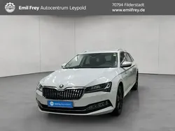 Moonweiß perleffekt Gebraucht 2023 Skoda Superb Style Kombi | 35.890 € (Etwas zu teuer)