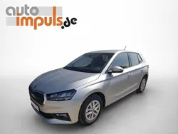 Brilliantsilber (8e8e) Neu 2025 Skoda Fabia Selection Limousine | 21.290 € (Guter Preis)