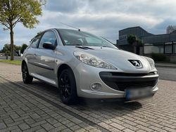 Silber Gebraucht 2009 Peugeot 206 Kleinwagen | 2.000 € (Fairer Preis)