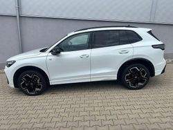 Weiß Gebraucht 2024 VW Tiguan R-line SUV | 47.000 € (Fairer Preis)