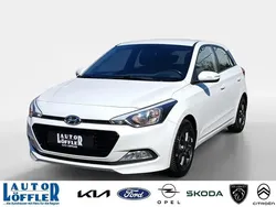 Schwarz Gebraucht 2017 Hyundai i20 Kleinwagen | 8.680 € (Fairer Preis)