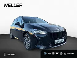 Saphirschwarz (schwarz) Gebraucht 2023 BMW 223 Active Tourer M Sport Van / Kleinbus | 34.850 € (Superpreis)