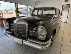 Schwarz Gebraucht 1964 Mercedes W111 Limousine | 19.980 €