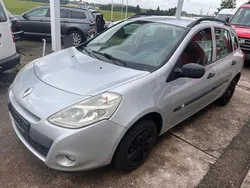 Silber Gebraucht 2009 Renault Clio II Expression Limousine | 2.700 € (Guter Preis)