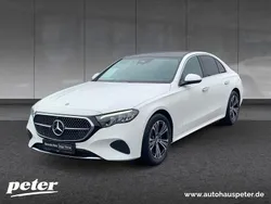 Weiß Gebraucht 2024 Mercedes E200 Avantgarde Limousine | 53.470 € (Teuer)