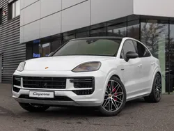Carraraweißmetallic Neu 2025 Porsche Cayenne Turbo E-Hybrid SUV | 231.250 €