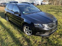 Schwarz Gebraucht 2017 Skoda Octavia Kombi | 11.999 € (Fairer Preis)