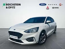 Metropolis weiß Gebraucht 2021 Ford Focus ST-Line X Limousine | 17.990 € (Fairer Preis)