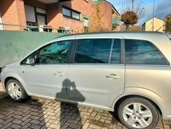 Silber Gebraucht 2011 Opel Zafira Van / Kleinbus | 5.500 € (Guter Preis)