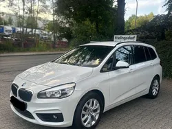 Weiß Gebraucht 2016 BMW 218 Gran Tourer Sport Line Van / Kleinbus | 9.900 € (Guter Preis)