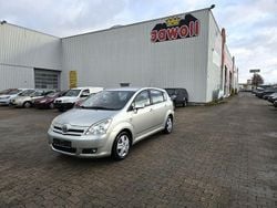 Silber Gebraucht 2004 Toyota Corolla Verso Van / Kleinbus | 2.790 € (Guter Preis)