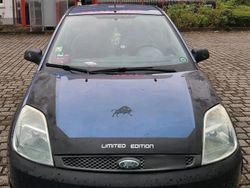 Blau Gebraucht 2005 Ford Fiesta Kleinwagen | 700 €