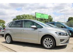 Tungsten silver Gebraucht 2016 VW Golf Sportsvan LOUNGE Van / Kleinbus | 12.990 € (Fairer Preis)