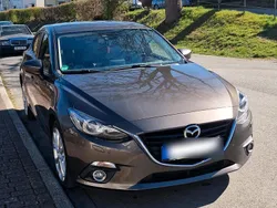 Braun Gebraucht 2015 Mazda 3 Sports-Line Limousine | 9.500 € (Etwas zu teuer)