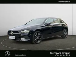 Lack kosmosschwarz Gebraucht 2024 Mercedes A180 Progressive Limousine | 29.890 € (Fairer Preis)