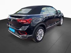 Schwarz Gebraucht 2024 VW T-Roc Cabriolet Style Cabrio | 26.833 € (Superpreis)