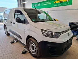 Weiß Gebraucht 2022 Fiat e-Doblò Van / Kleinbus | 25.990 € (Fairer Preis)