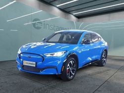Blau Gebraucht 2023 Ford Mustang Mach-E SUV | 50.896 €