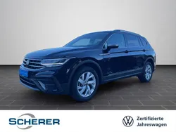 Deep black perleffekt (metallic) Gebraucht 2024 VW Tiguan Allspace Life SUV | 34.680 € (Guter Preis)