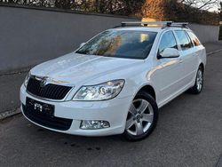 Weiß Gebraucht 2009 Skoda Octavia Elegance Kombi | 9.400 € (Fairer Preis)