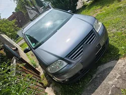 Silber Gebraucht 2005 VW Touran Van / Kleinbus | 2.000 € (Fairer Preis)