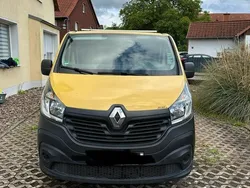 Gelb Gebraucht 2018 Renault Trafic Van | 12.250 €